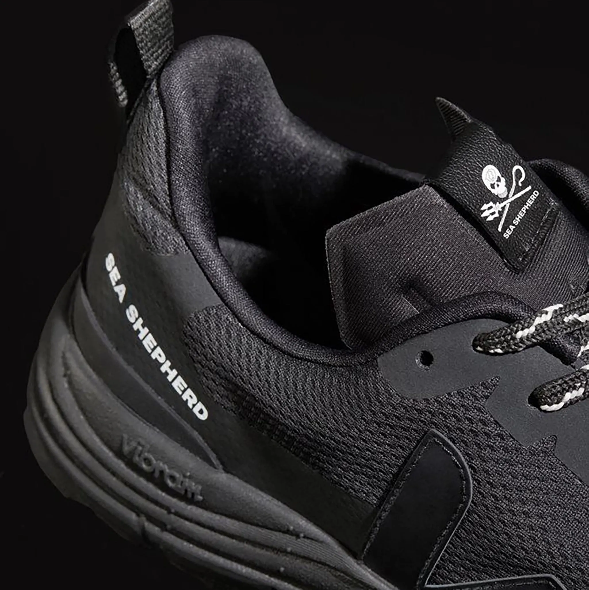 Dekkan Trainer - Sea Shepherd Black